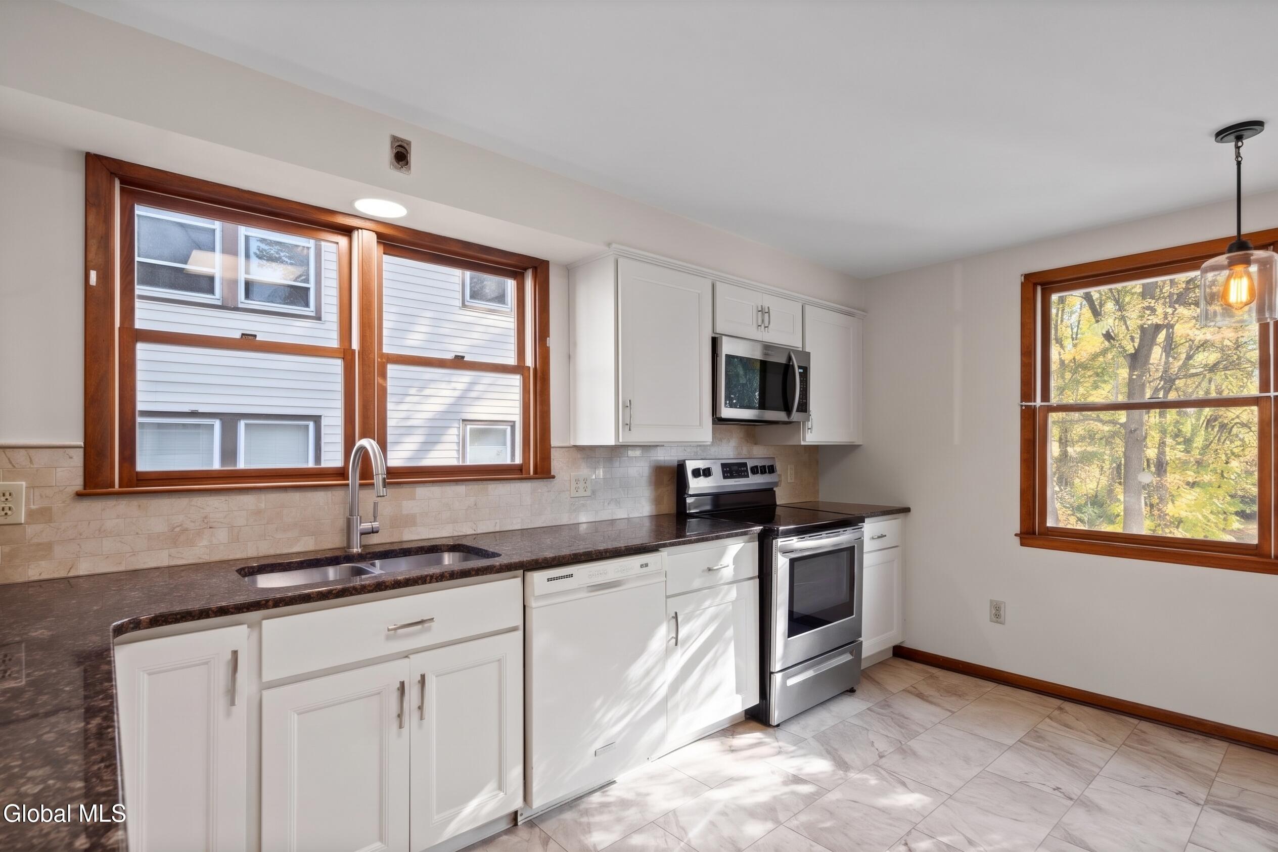 70 Pinewood Avenue Albany NY 12208