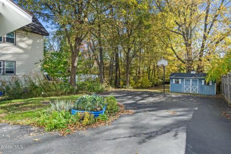 70 Pinewood Avenue Albany NY 12208
