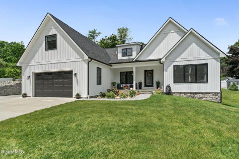 1 Londonderry Way Colonie NY 12309