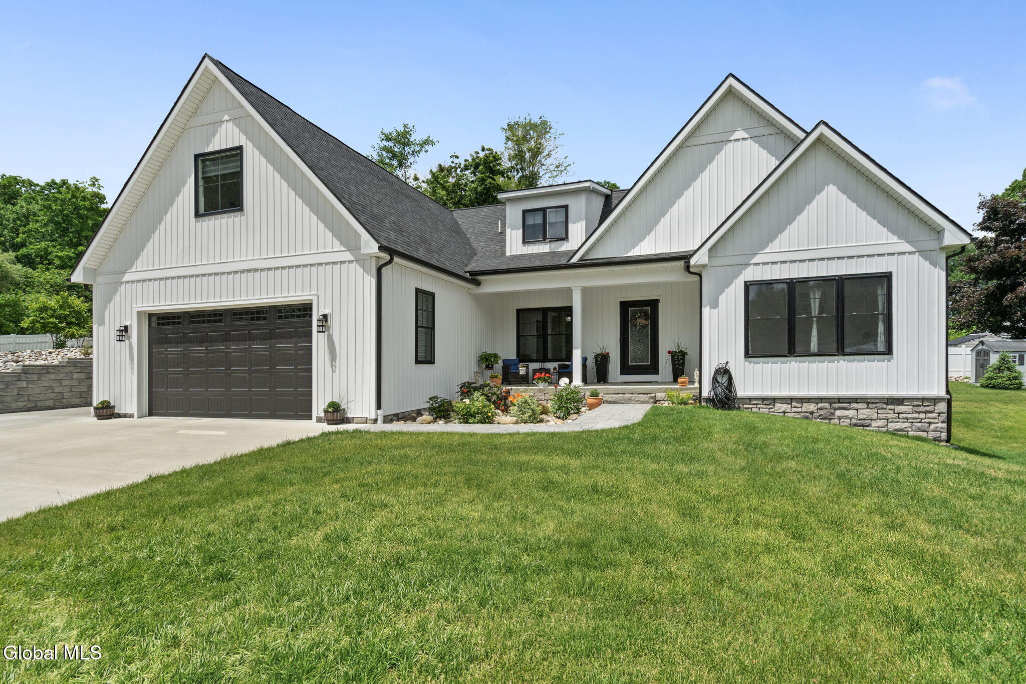 1 Londonderry Way Colonie NY 12309
