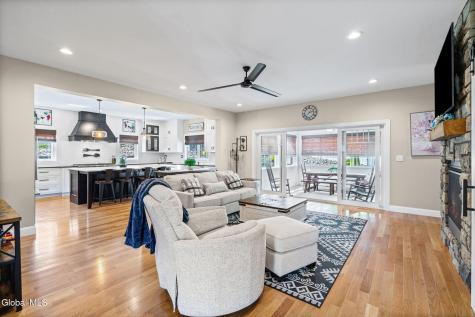 1 Londonderry Way Colonie NY 12309