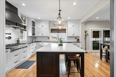 1 Londonderry Way Colonie NY 12309