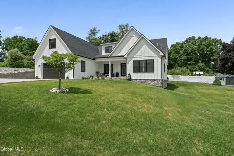 1 Londonderry Way Colonie NY 12309