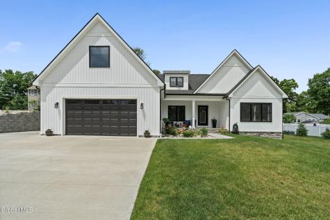1 Londonderry Way Colonie NY 12309