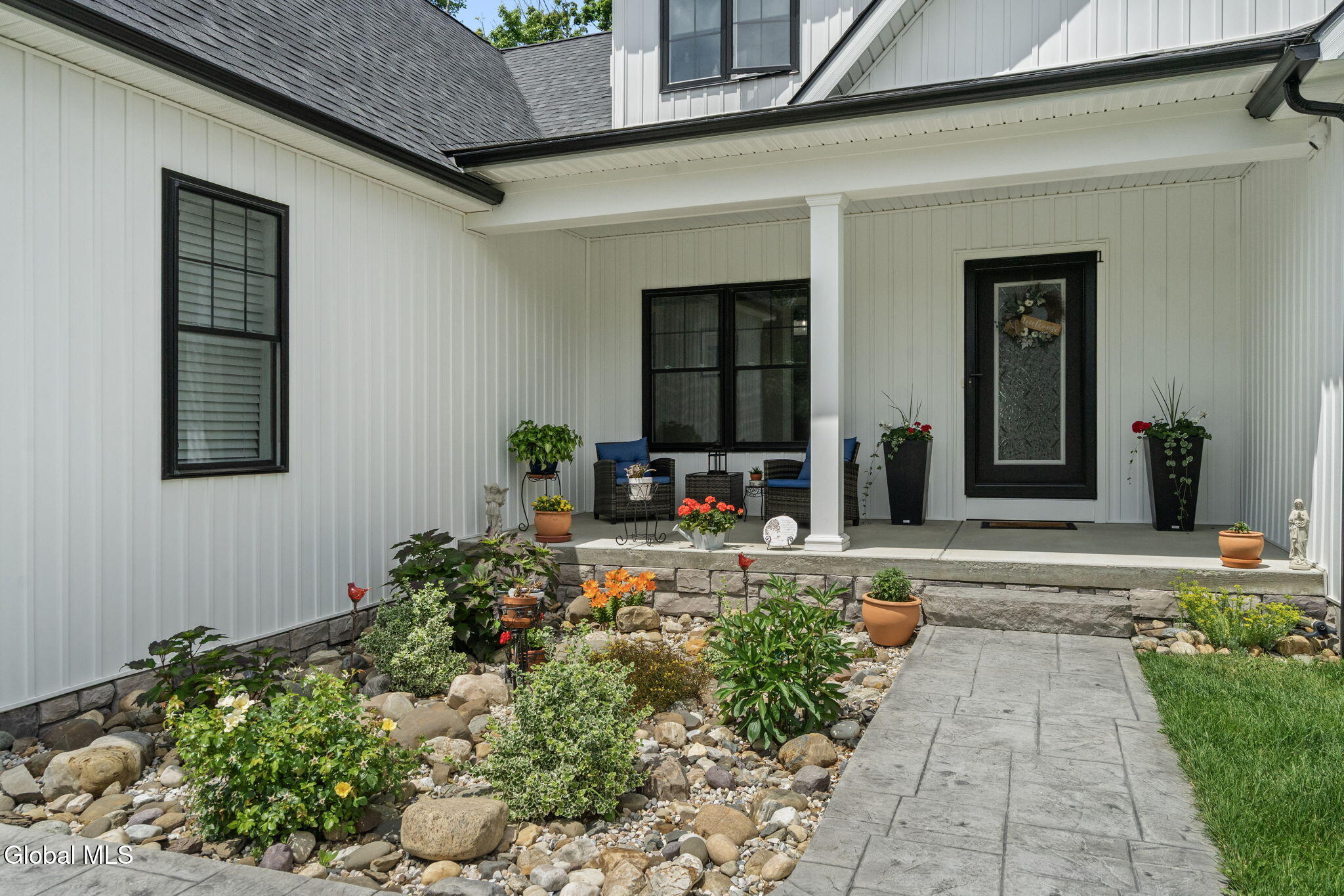 1 Londonderry Way Colonie NY 12309