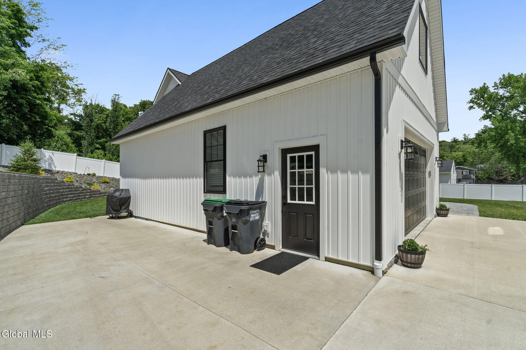 1 Londonderry Way Colonie NY 12309