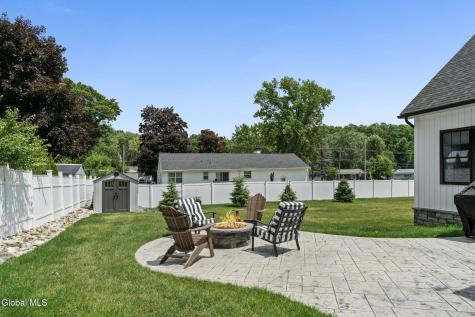 1 Londonderry Way Colonie NY 12309