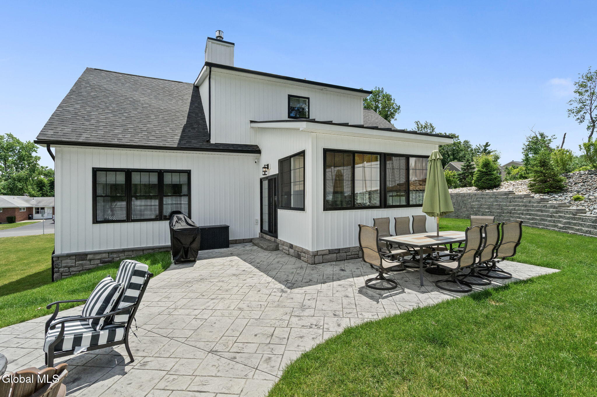 1 Londonderry Way Colonie NY 12309