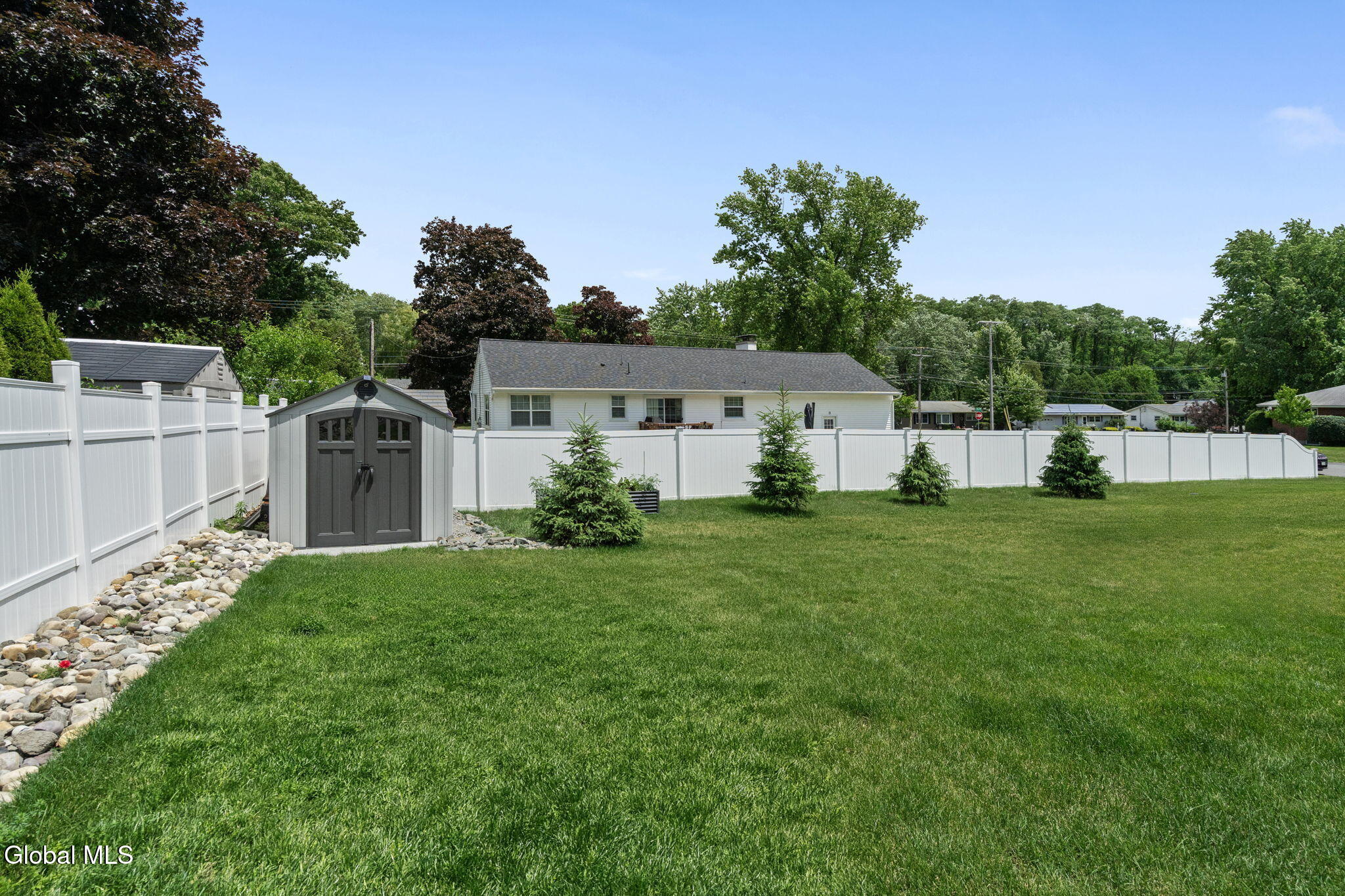 1 Londonderry Way Colonie NY 12309