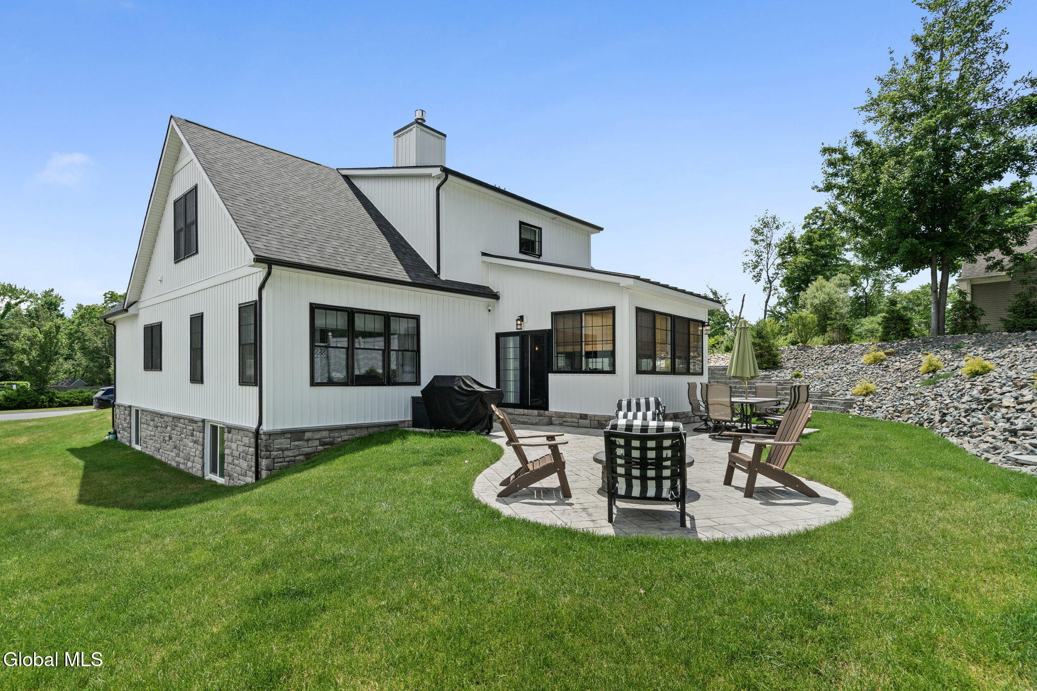 1 Londonderry Way Colonie NY 12309
