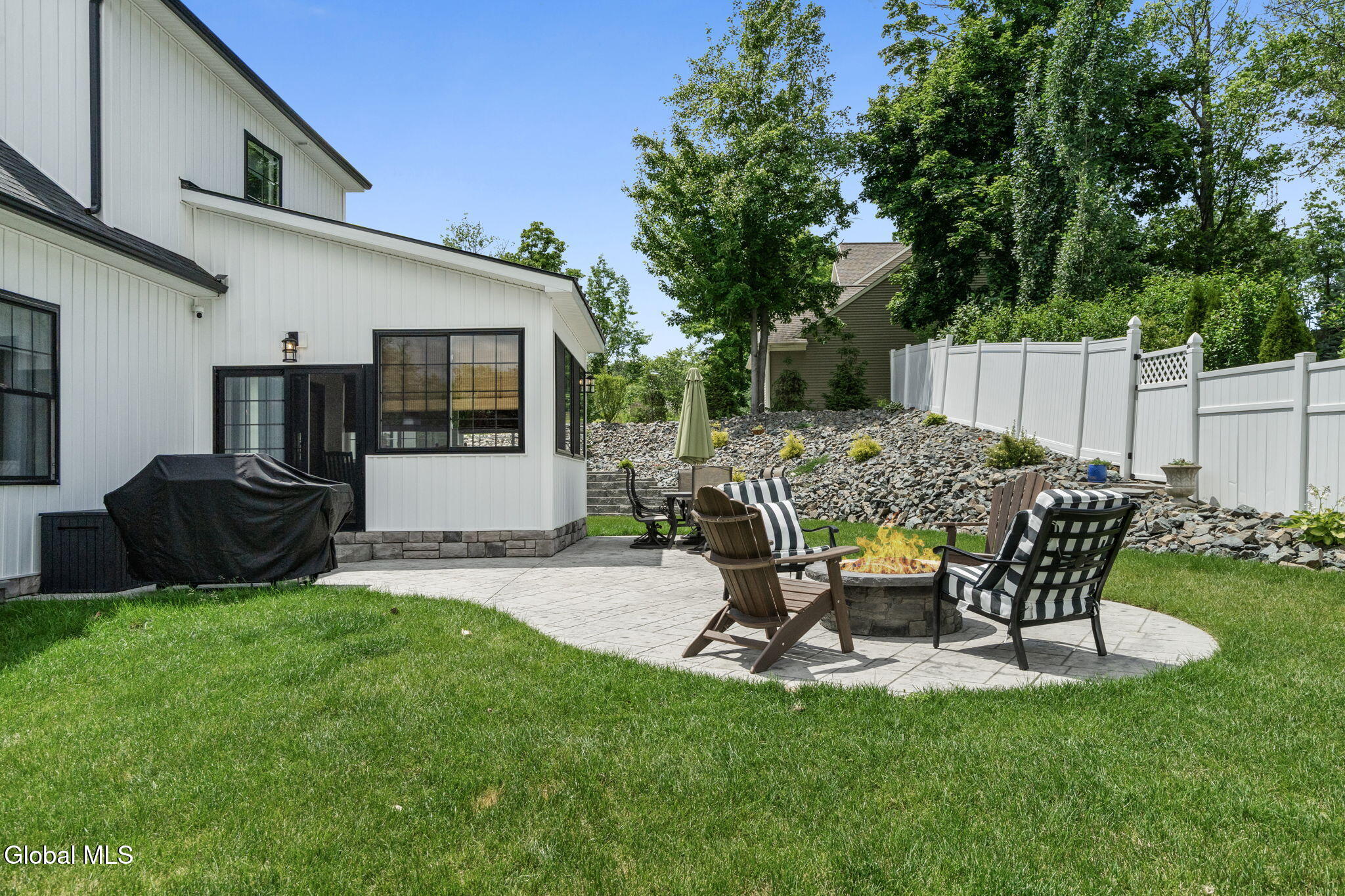 1 Londonderry Way Colonie NY 12309