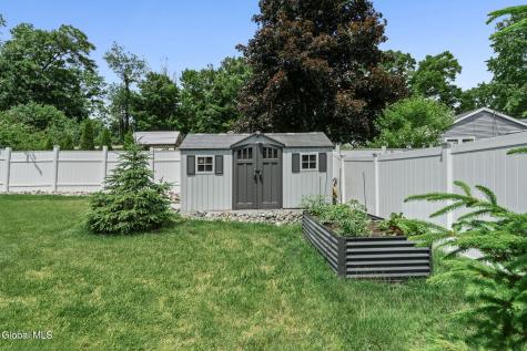 1 Londonderry Way Colonie NY 12309
