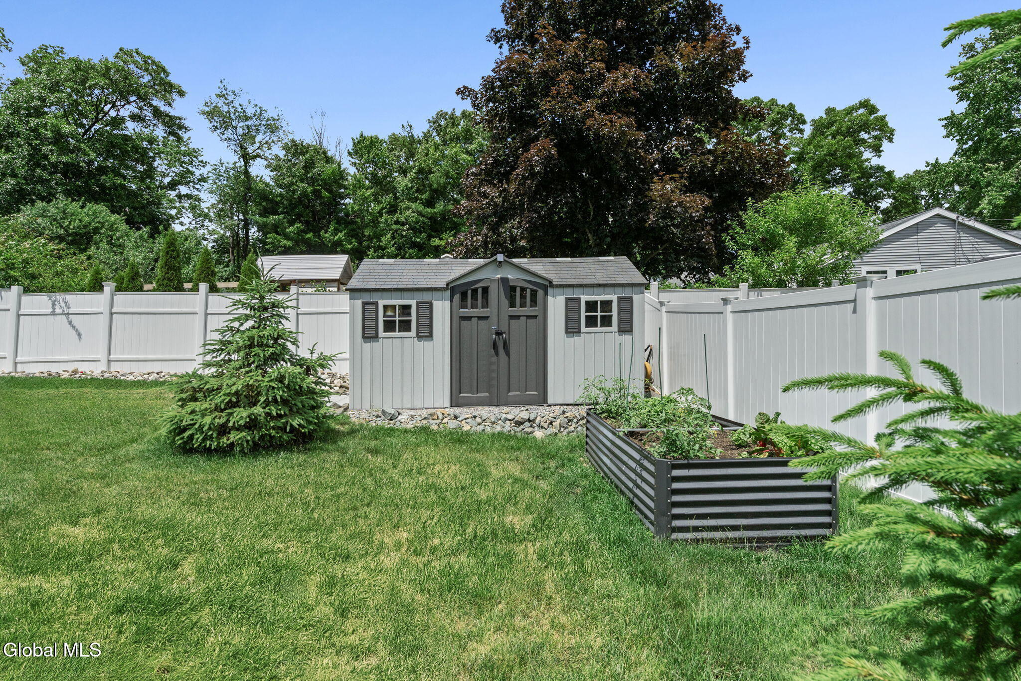 1 Londonderry Way Colonie NY 12309