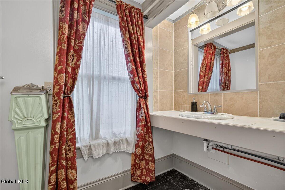 20 George Street Saratoga Springs NY 12866