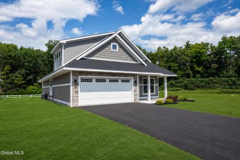 47 Whispering Pines Way Schenectady NY 12306