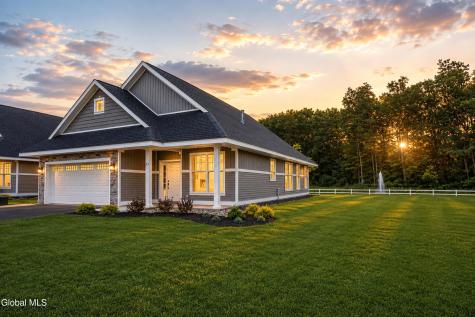 47 Whispering Pines Way Schenectady NY 12306