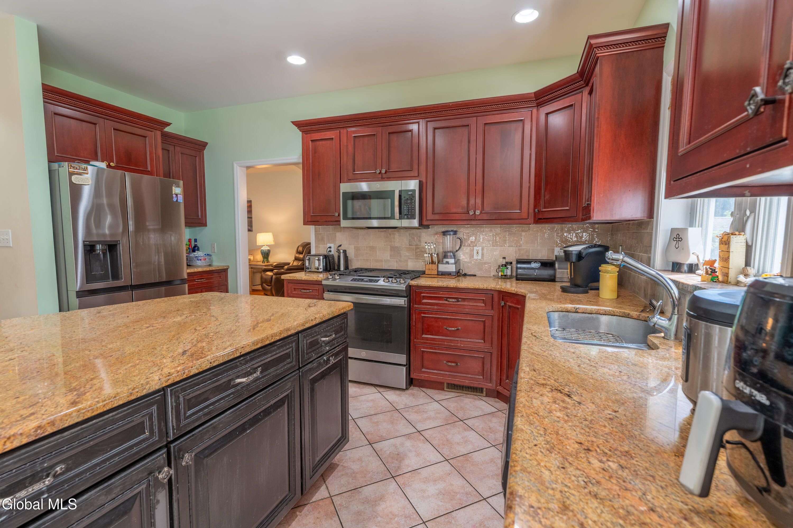 12 Sarah Court Colonie NY 12205