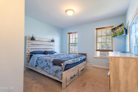 12 Sarah Court Colonie NY 12205