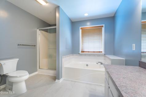 12 Sarah Court Colonie NY 12205