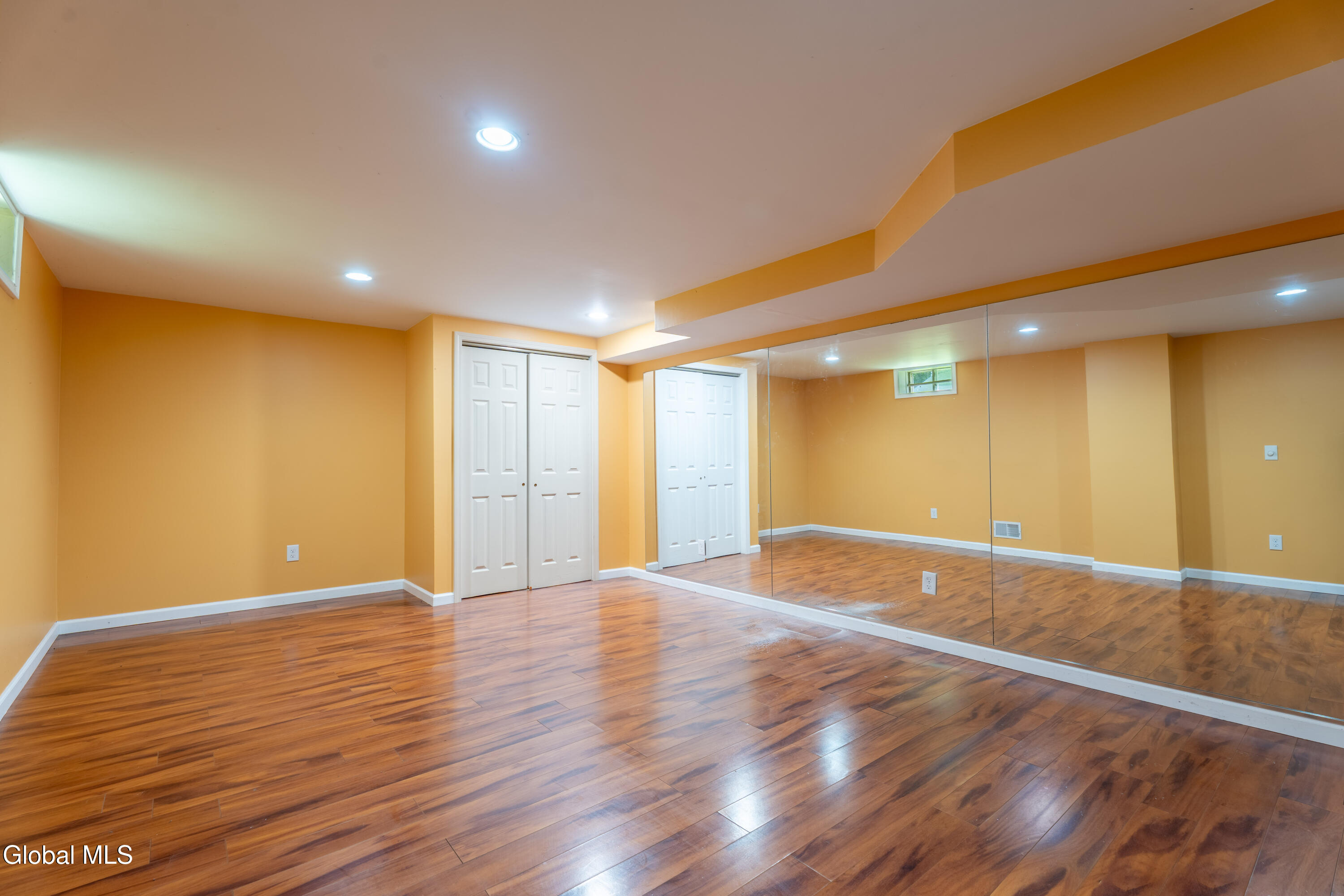 12 Sarah Court Colonie NY 12205
