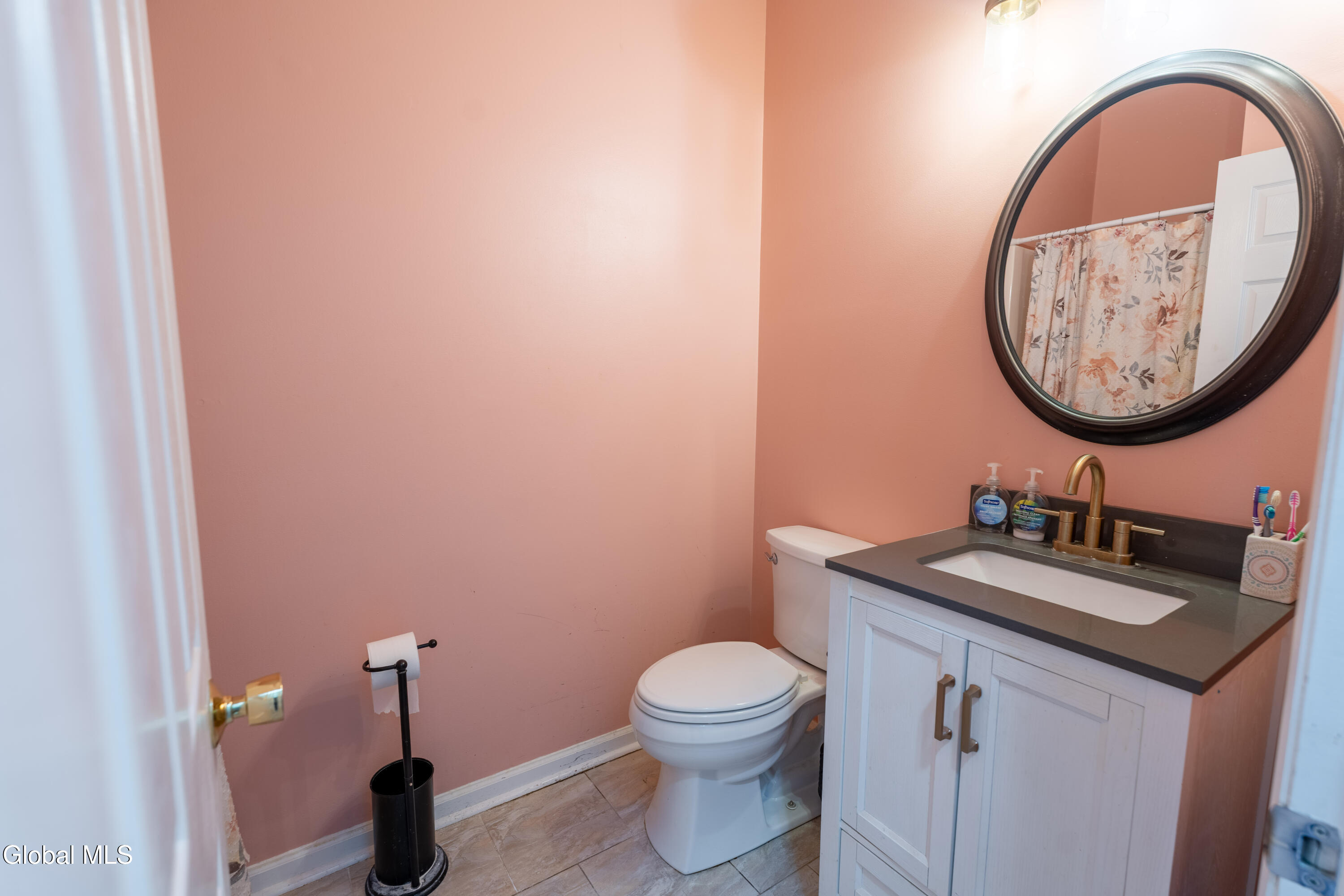 12 Sarah Court Colonie NY 12205