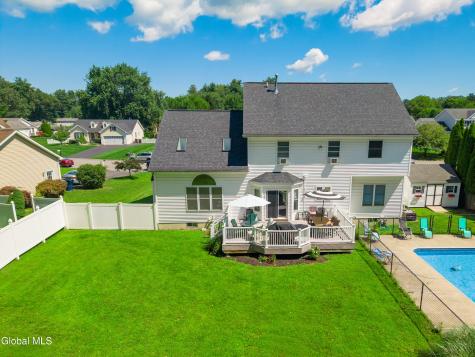 12 Sarah Court Colonie NY 12205