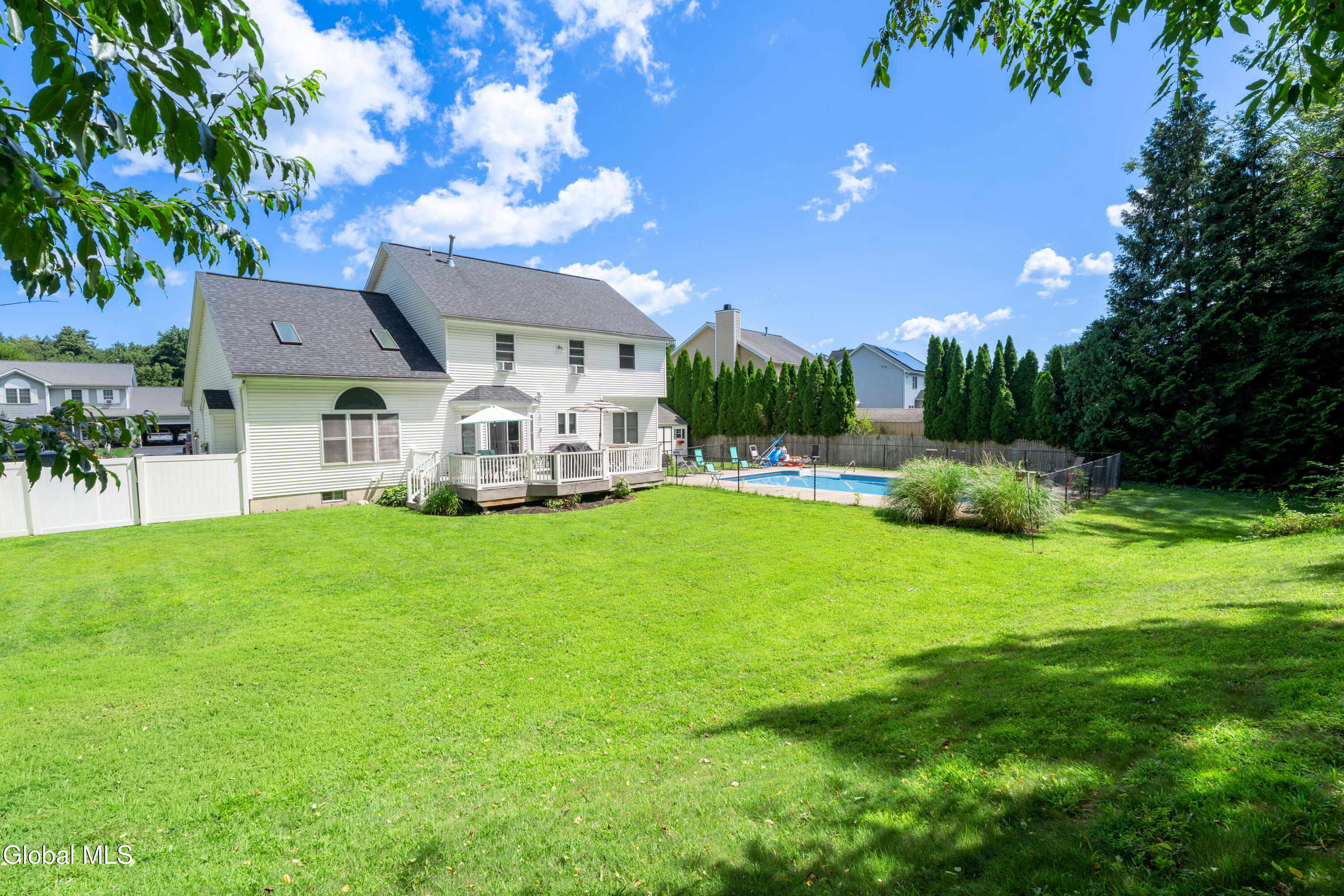 12 Sarah Court Colonie NY 12205
