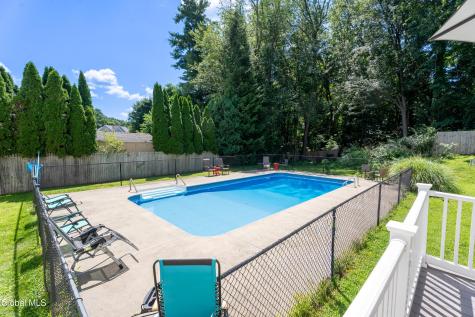 12 Sarah Court Colonie NY 12205