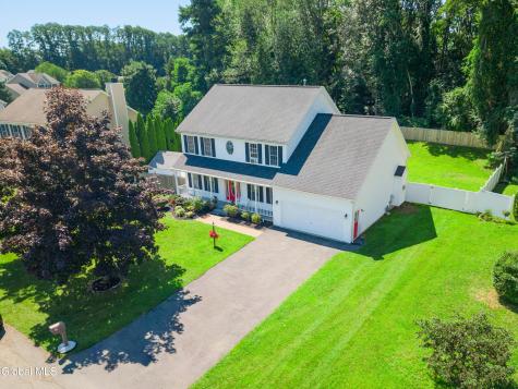 12 Sarah Court Colonie NY 12205