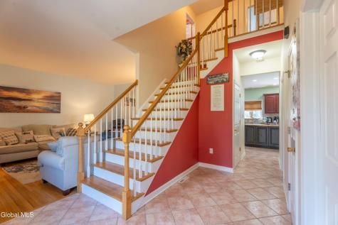 12 Sarah Court Colonie NY 12205
