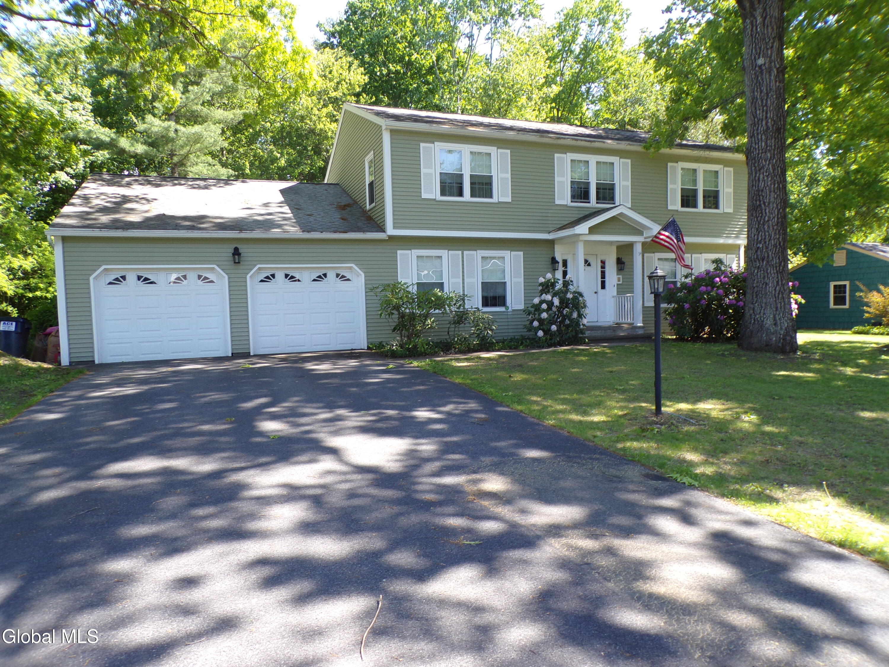19 Oakwood Drive Queensbury NY 12804