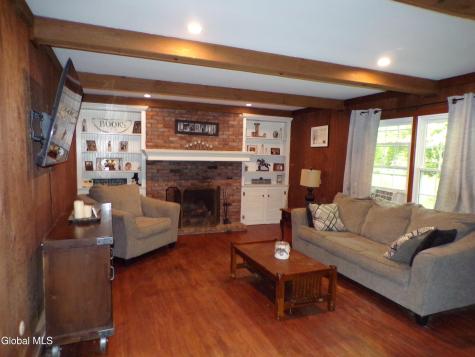 19 Oakwood Drive Queensbury NY 12804
