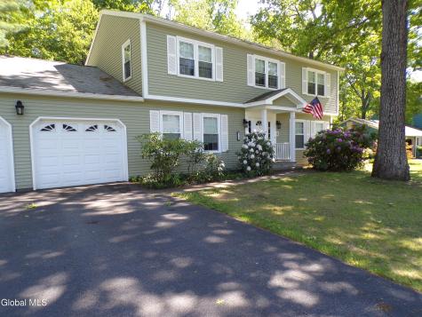 19 Oakwood Drive Queensbury NY 12804