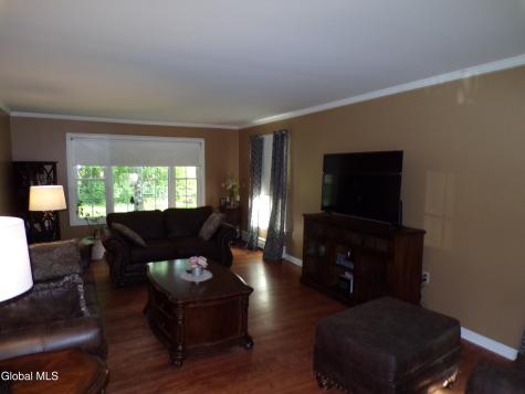 19 Oakwood Drive Queensbury NY 12804