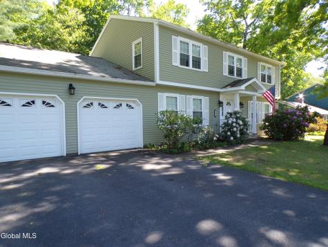 19 Oakwood Drive Queensbury NY 12804