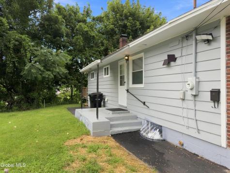 2615 16th Street Troy NY 12180