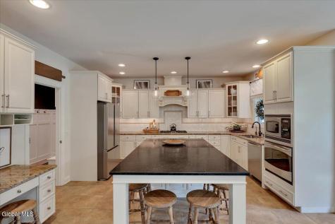 13 Tipperary Way Ballston Lake NY 12019