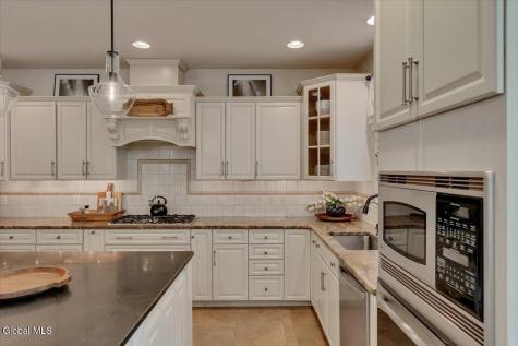 13 Tipperary Way Ballston Lake NY 12019