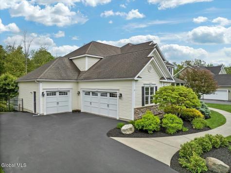 13 Tipperary Way Ballston Lake NY 12019