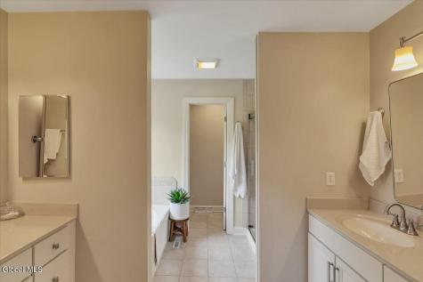 13 Tipperary Way Ballston Lake NY 12019