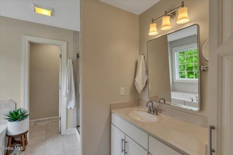 13 Tipperary Way Ballston Lake NY 12019