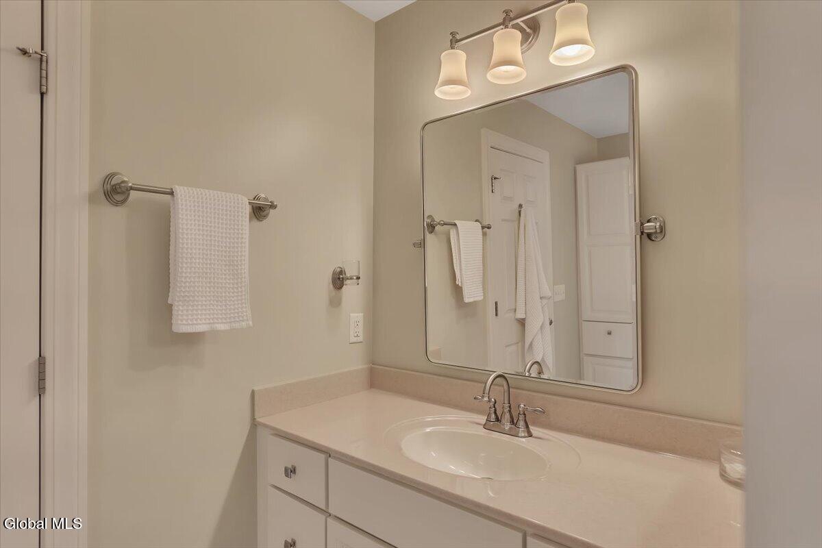 13 Tipperary Way Ballston Lake NY 12019