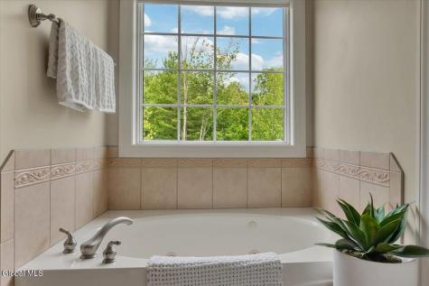 13 Tipperary Way Ballston Lake NY 12019