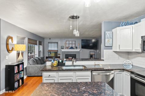 8 Chapman Court Queensbury NY 12804