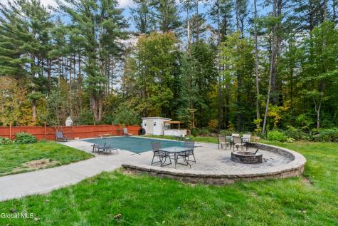 8 Chapman Court Queensbury NY 12804