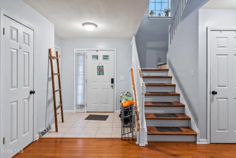 8 Chapman Court Queensbury NY 12804