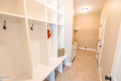 10 Wolfe Road Queensbury NY 12804