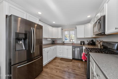 9 Mullen Drive Rotterdam NY 12306