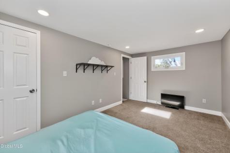 9 Mullen Drive Rotterdam NY 12306