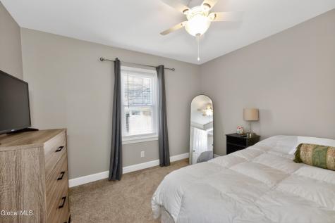 9 Mullen Drive Rotterdam NY 12306